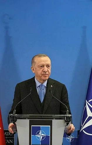 Başkan Erdoğan Belçika ziyareti dönüşü uçakta konuştu! Rusya-Ukrayna savaşı ve barış diplomasisi, NATO'nun geleceği, Türkiye-ABD ilişkileri...