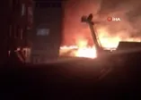Beyoğlu'nda iki binanın çatısı alev alev yandı