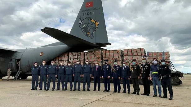 Son dakika: Türkiye'den dünyaya Kovid-19 desteği: İkinci tıbbi yardım ABD'ye ulaştı-2