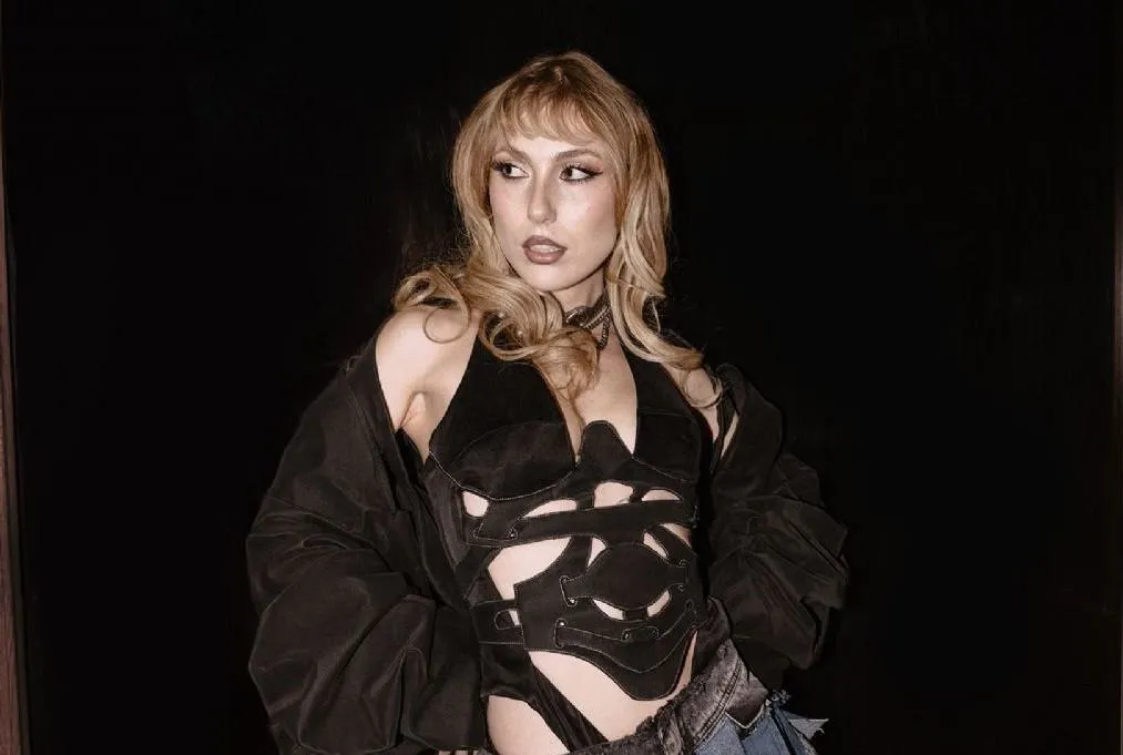 Paris’te güneş doğuyor