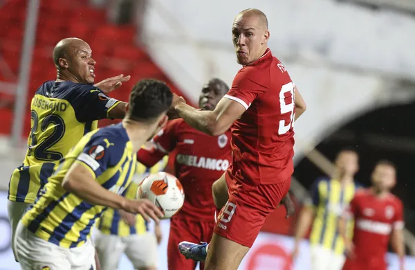 fenerbahceye-tisseranddan-kotu-haber-italyanlar-duyurdu-1657015388960.jpg Fenerbahçe'ye Tisserand'dan kötü haber! İtalyanlar duyurdu...-8