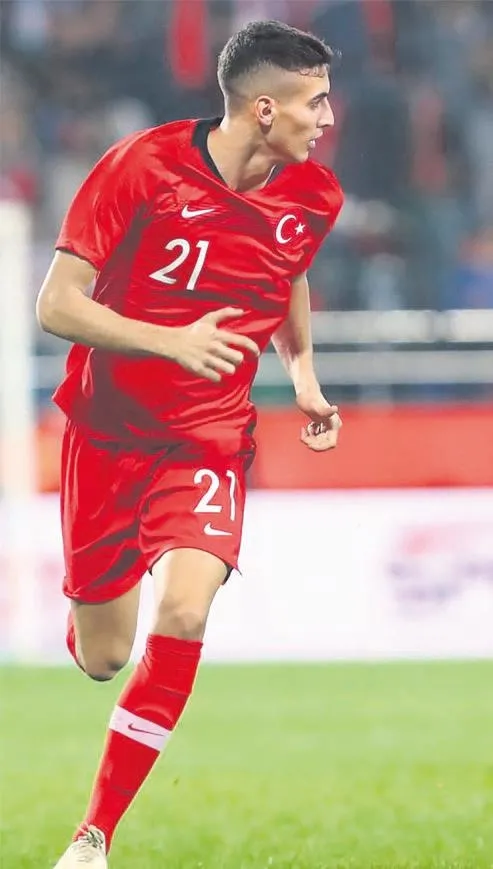 Beşiktaş Mert Müldür'ü istiyor