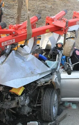 Annesinin öldüğü kazada yaralanan astsubay da kurtarılamadı