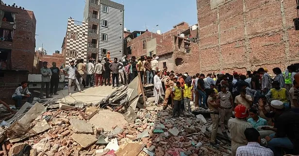 Hindistan'da facia! 4 katlı bina çöktü: Ölü ve yaralılar var