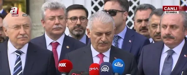 Başbakan Yıldırım: Egedeki adacıktan o Yunan bayrağı kaldırıldı