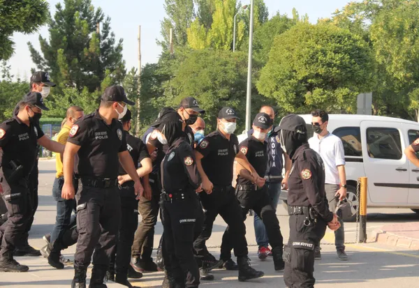 konyada-7-kisiyi-katleden-mehmet-altunun-11-yil-onceki-ifadesi-ortaya-cikti-tufekle-1628419437042.jpg Konya'da 7 kişiyi katleden Mehmet Altun'un 11 yıl önceki ifadesi ortaya çıktı! Tüfekle...-7