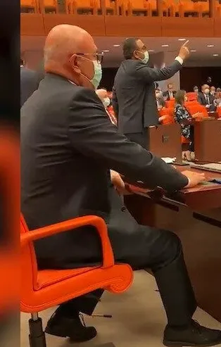 TBMM'deki elektronik ses ve oylama sistemi CHP ve HDP'li vekillerin vurmalı eylemleri nedeniyle bozuldu! Milyonlarca lira zarar