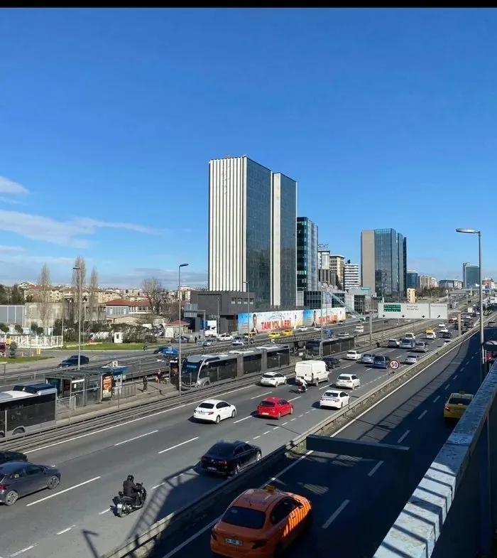 once-kadikoy-simdi-de-merter-chpnin-pankart-hazimsizligi-suruyor-bu-vandallik-31-martta-bitecek-1707842373013.jpeg Önce Kadıköy şimdi de Merter! CHP'nin pankart hazımsızlığı sürüyor: Bu vandallık 31 Mart'ta bitecek-2
