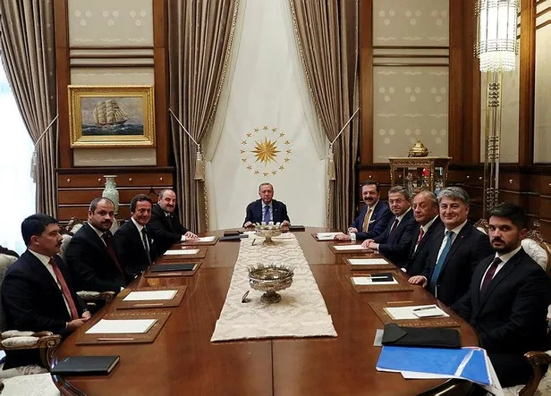 Başkan Erdoğan'dan Külliye'de yerli otomobil zirvesi-1