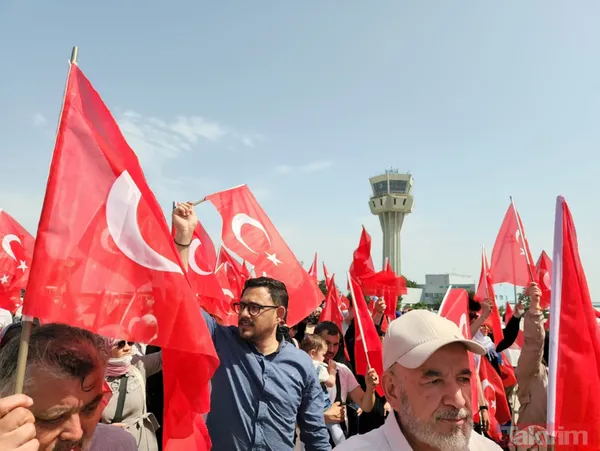 Fethin 569. yılında Atatürk Havalimanı'nda büyük coşku! İlk fidanı Başkan Erdoğan dikti, SOLOTÜRK'ten nefes kesen gösteri - 23