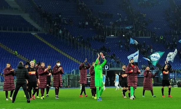 Birçok alanda dev takımları geride bırakan Galatasaray artık kupayı hedefliyor! İşte 2000 ruhu!-5