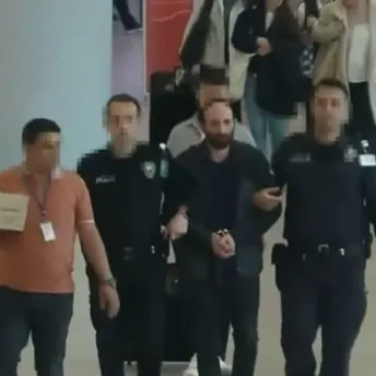 DHKP-C’li terörist Fehmi Oral Meşe’nin İstanbul Havalimanı’nda yakalandığı anlar ortaya çıktı