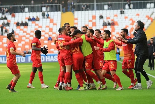 Adana'da puanlar bölüşüldü! Adana Demirspor 1-1 Yukatel Kayserispor (MAÇ SONUCU-ÖZET)-5