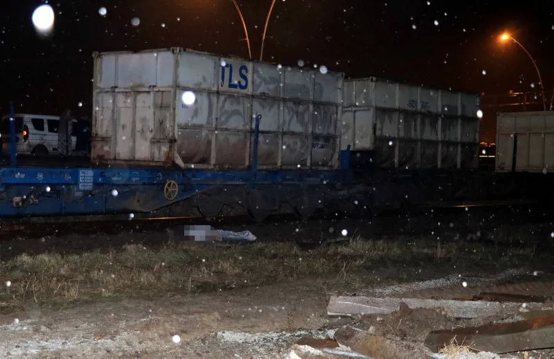 Çankırı'da bir kişi trenin altında kaldı - 2