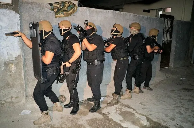 Adana ve İstanbul’da DEAŞ operasyonu: Çok sayıda şüpheli gözaltında