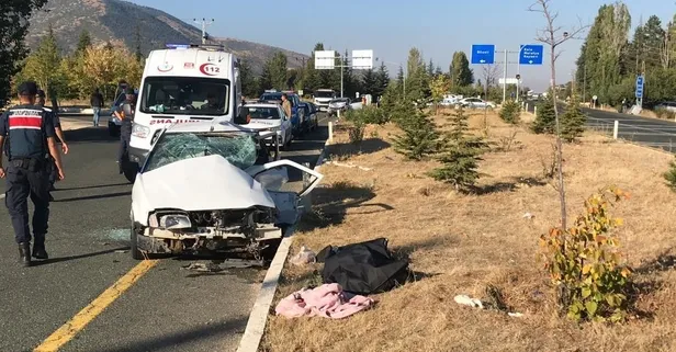 Elazığ'da feci kaza: 1 ölü, 2'si ağır 4 yaralı