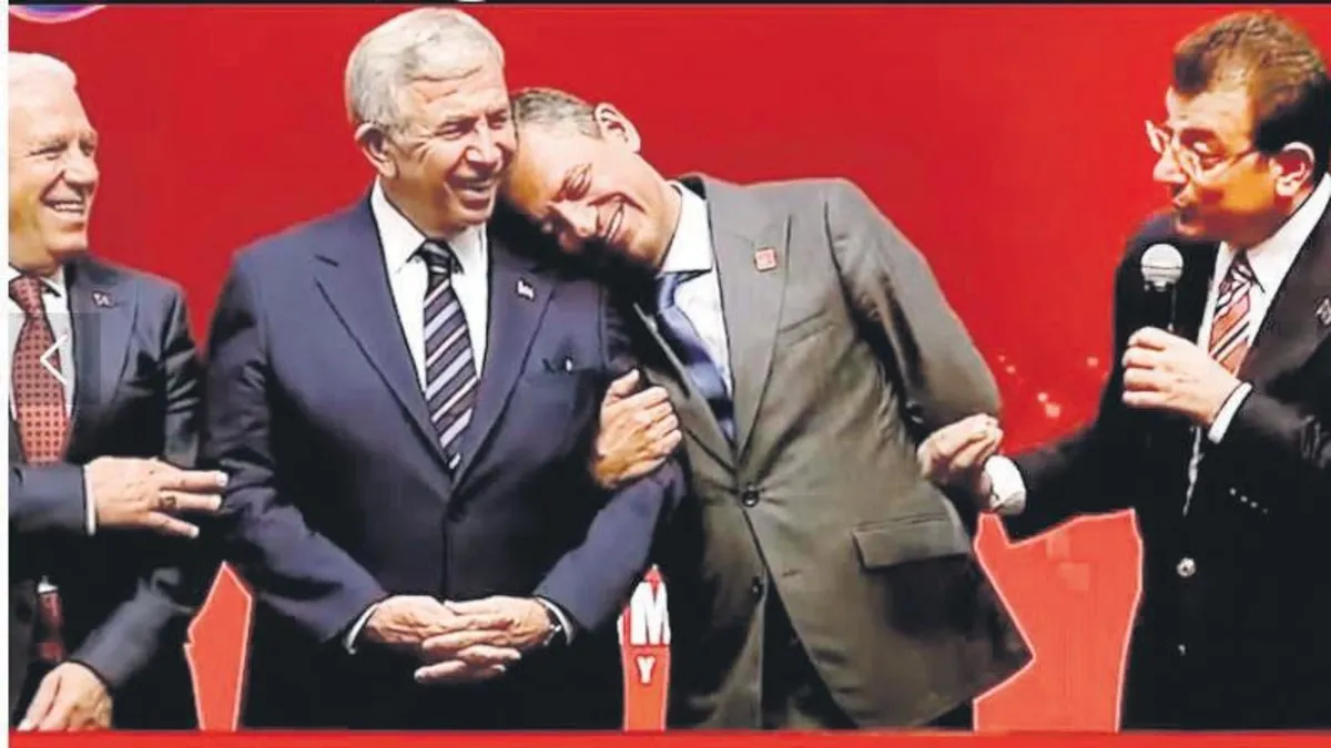 CHP Tüzük Kurultayı'nda güç gösterisi! Ekrem İmamoğlu mikrofonu bırakmadı Mansur Yavaş “Bilseydim ben de konuşurdum” dedi