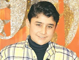 Küçük İbo'nun son hali görenleri şaşırttı! İbrahim Tatlıses'in tahtına adaydı... Küçük İbo kimdir, kaç yaşında?