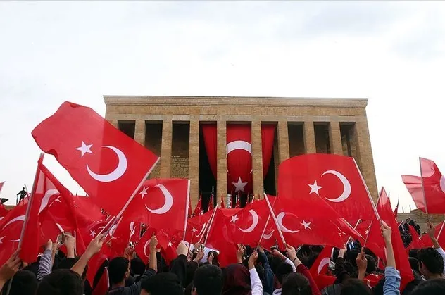 19 Mayıs Atatürk'ü Anma, Gençlik ve Spor Bayramı törenlerle kutlanıyor