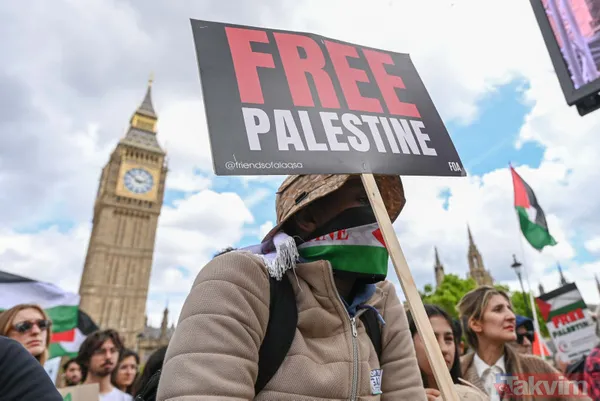 İngiltere'de on binlerce kişi Filistin için tek ses oldu: Gazze'de soykırıma son verin - 1