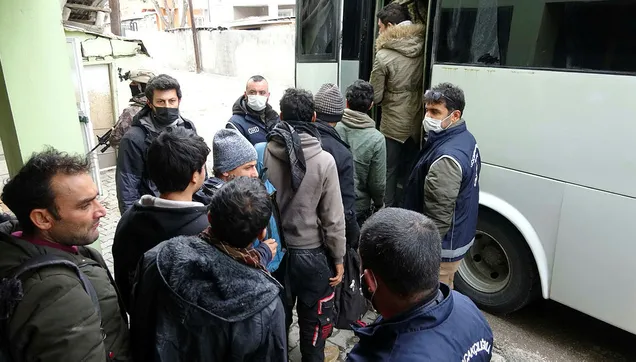 Van'da 30 düzensiz göçmen yakalandı