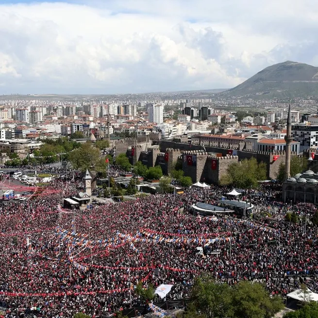 Şu meydan ülkeyi size 7rir mi! Akşener ve Yavaşı hüsrana uğratan Kayseri Başkan Erdoğanı el üstünde karşıladı: Yok böyle rekor