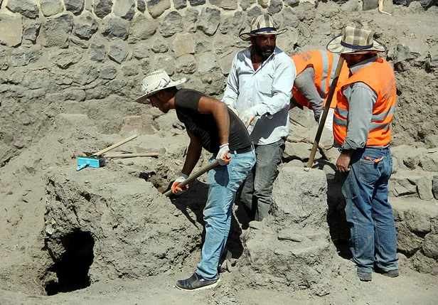 Erzurum Kalesi'nde kazı çalışmaları sürüyor-5