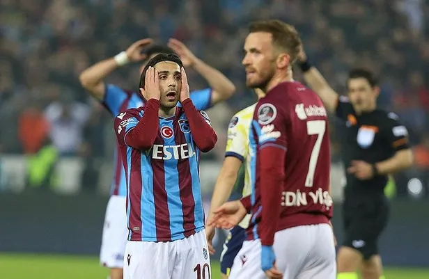 sampiyon-lideri-devirdi-trabzonspor-2-0-fenerbahce-mac-sonucu-ozet-1671906983407.jpeg Şampiyon lideri devirdi! Trabzonspor 2-0 Fenerbahçe (MAÇ SONUCU-ÖZET)-15