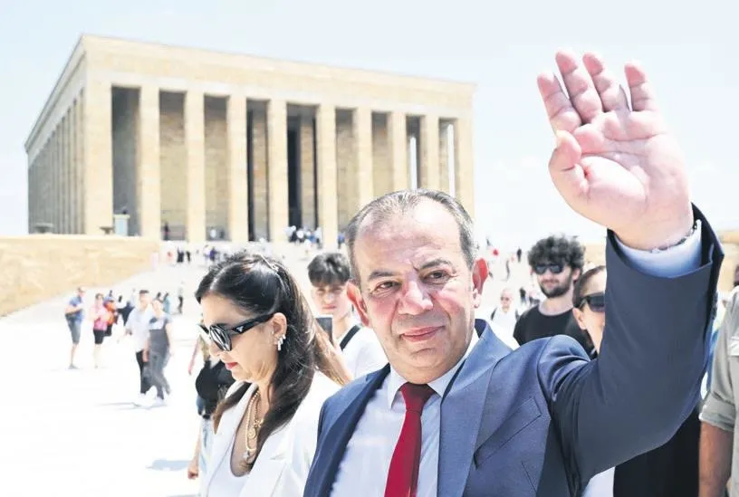 Kemal Bey, emperyal güçlerin askeri gibi