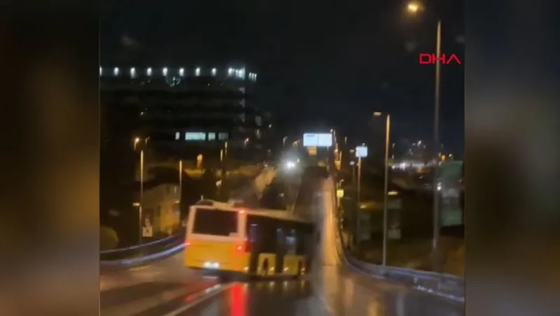 istanbul-maltepede-faciaya-ramak-kaldi-iett-otobusu-refuju-deldi-gecti-iste-o-anlar-1715381215418.jpg