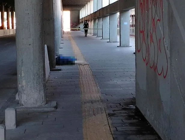ankarada-sok-olay-alt-gecitte-kanlar-icinde-bulundu-1663233591873.jpeg Ankara'da şok olay: Alt geçitte kanlar içinde bulundu-2