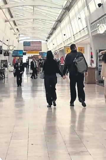 faruk-sabanci-esra-bilgici-amerikaya-ucurdu-ask-turu-1773899220010.jpeg Faruk Sabancı Esra Bilgiç'i Amerika'ya uçurdu: Aşk turu!-6