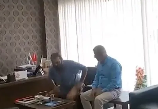 canina-tak-etti-chpli-antalya-buyuksehir-belediyesinin-asat-binasini-basti-34-gundur-suyum-yok-1691153150644.jpg Canına tak etti! CHP'li Antalya Büyükşehir Belediyesi'nin ASAT binasını bastı: 34 gündür suyum yok-3