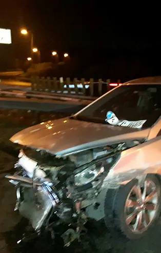TEM girişinde feci kaza! İki araç birbirine girdi
