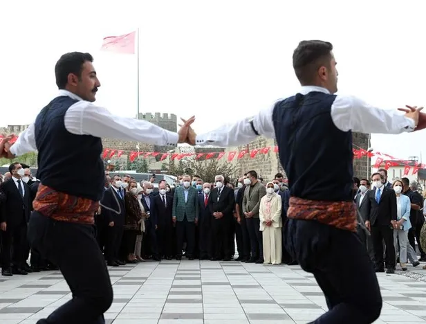 baskan-recep-tayyip-erdogan-erzurumda-genclerle-bulustu-1626541758603.jpeg Başkan Recep Tayyip Erdoğan, Erzurum’da gençlerle buluştu-7