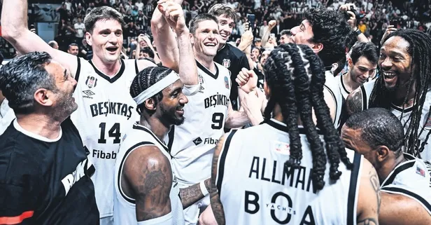 Beşiktaş taraftarı önünde Anadolu Efes'i yenerek finale çıktı