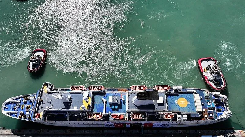 Gazze'ye ulaştırılacak insani yardım malzemeleri ʺİyilik Gemisiʺne yüklendi. (AA)