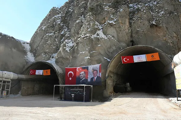 tamamlandiginda-karadeniz-ve-ic-anadoluyu-birbirine-baglayacak-670-milyon-liralik-dev-projede-tarihi-gun-1613989721634.jpg