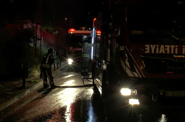 Akrabası kundakladı iş yeri küle döndü! İstanbul Beykoz'da yangın paniği