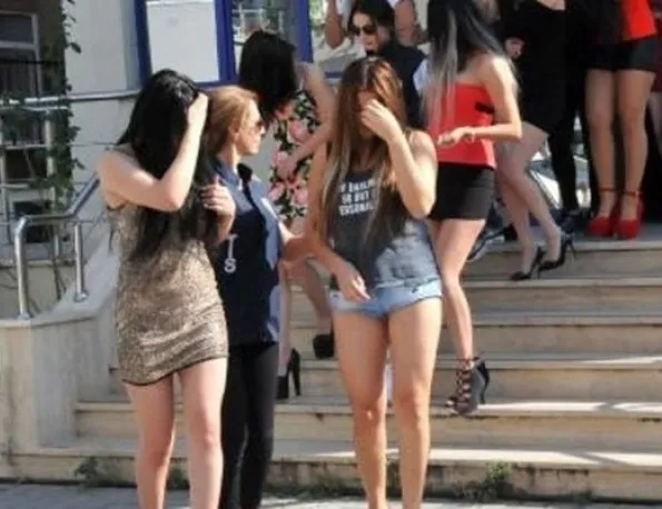 Turistik şehirde fuhuş baskını!