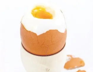 Yumurtayla ışıldasın saçlar