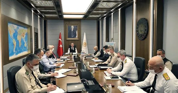 Son dakika: Milli Savunma Bakanı Hulusi Akar’dan komutanlarla kritik toplantı