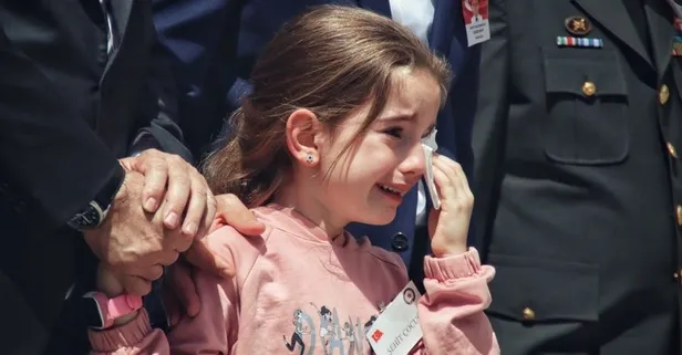 Şehit kızının gözyaşları sel oldu! Polis memuru Zafer Mat'a acı veda