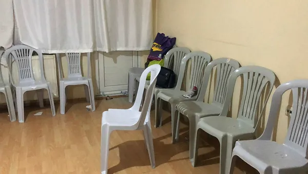 bursada-polis-gurultu-ihbarina-gitti-dairede-dugun-yapildigi-ortaya-cikti-1613123321485.jpg Bursa'da polis gürültü ihbarına gitti! Dairede düğün yapıldığı ortaya çıktı-3