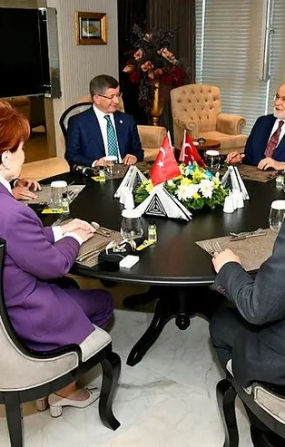 6'lı masanın altın günü: Sarma, börek-çörek yiyerek vakit geçirdiler adayı yine belirleyemediler