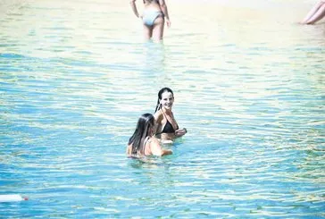 Gençlere taş çıkardı!