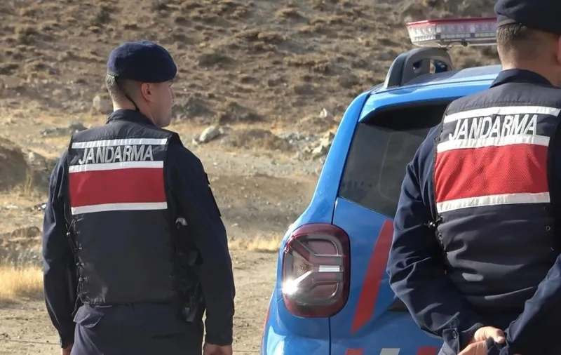 bosanma-asamasindaki-esini-babasinin-mezari-basinda-oldurdu-1774029923127.jpeg Boşanma aşamasındaki eşini babasının mezarı başında öldürdü!-3