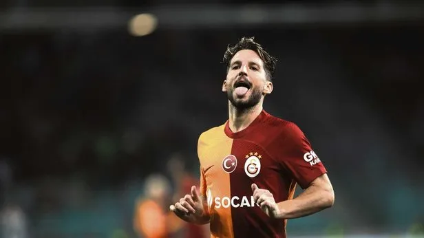 Galatasarayın yeni çileği Mertensten! Napoliden arkadaşı için devrede