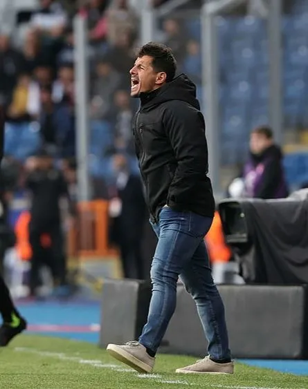 basaksehir-teknik-direktoru-emre-belozoglundan-mesut-ozil-aciklamasi-1661792021102.jpg Başakşehir teknik direktörü Emre Belözoğlu'ndan Mesut Özil açıklaması-6