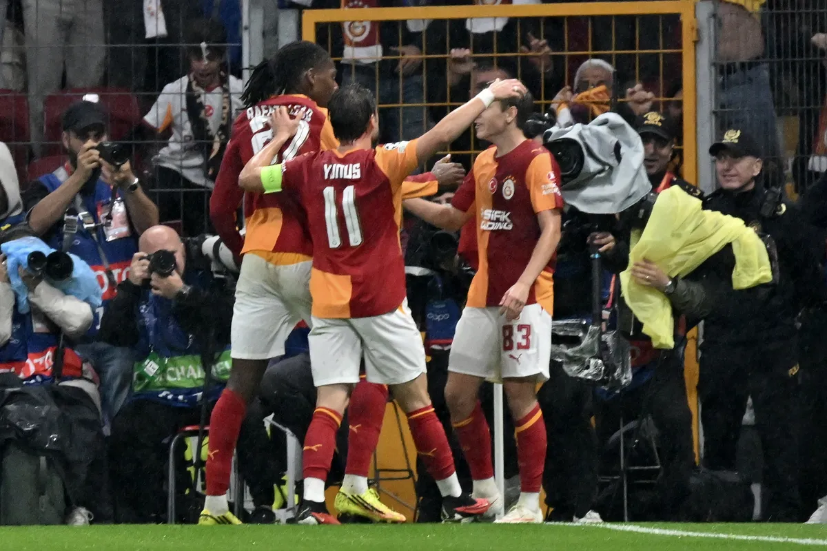 lille-galatasaray-uefa-sampiyonlar-ligi-maci-1792568247983.jpg Galatasaray Lille deplasmanında! Okan Buruk'tan sürpriz 11 tercihi-4